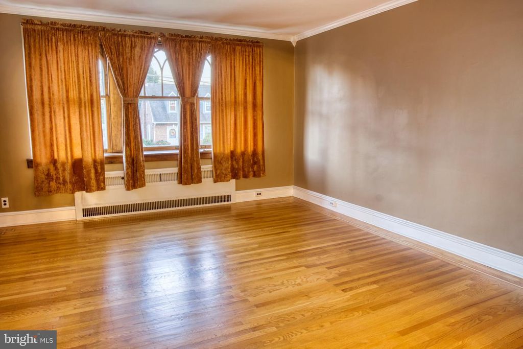 8030 BURHOLME AVE, PHILADELPHIA, PA 19111 — photo 4