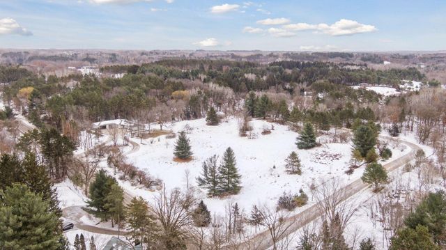 9353 Stonebridge Trail N, Stillwater, MN 55082