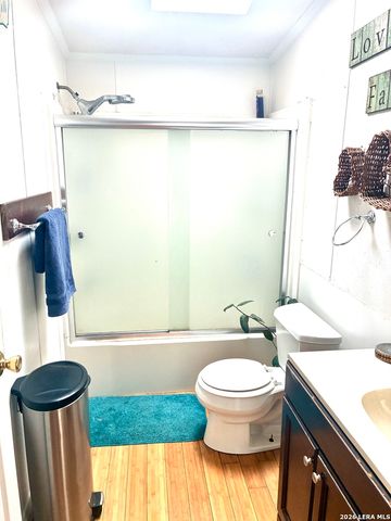 506 Maple, Jourdanton, TX 78026