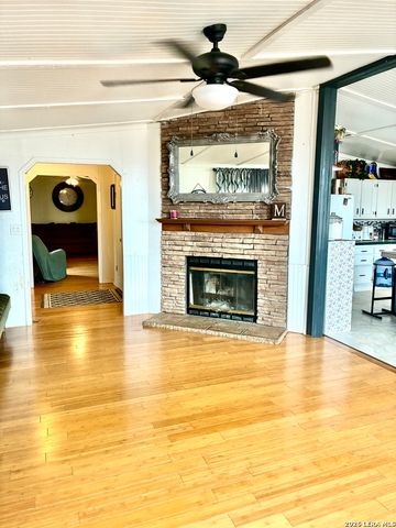 506 Maple, Jourdanton, TX 78026