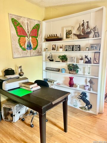 506 Maple, Jourdanton, TX 78026