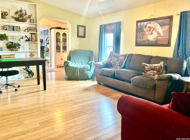 506 Maple, Jourdanton, TX 78026