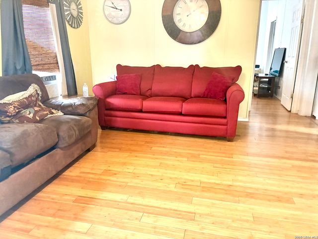 506 Maple, Jourdanton, TX 78026