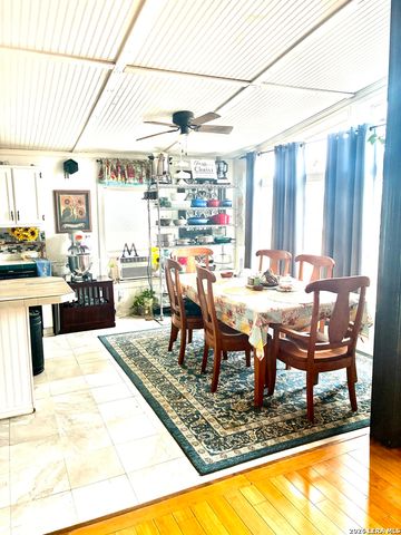 506 Maple, Jourdanton, TX 78026