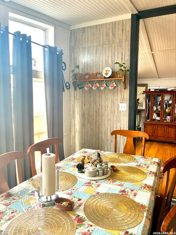 506 Maple, Jourdanton, TX 78026