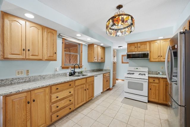 325 Allen Street, Hampden, MA 01036