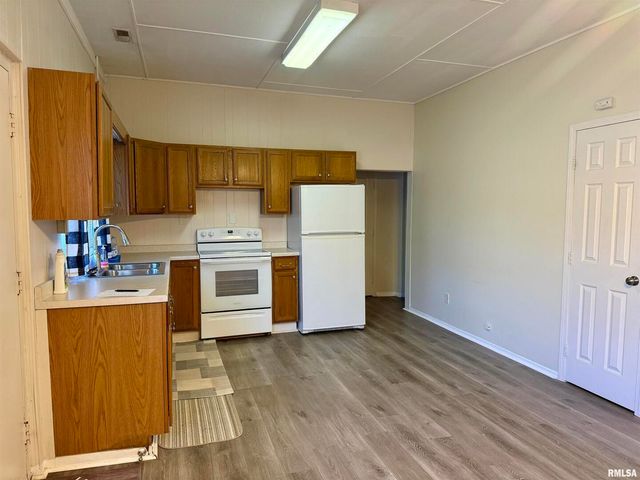 1103 W Boulevard St Street A & B, Marion, IL 62959