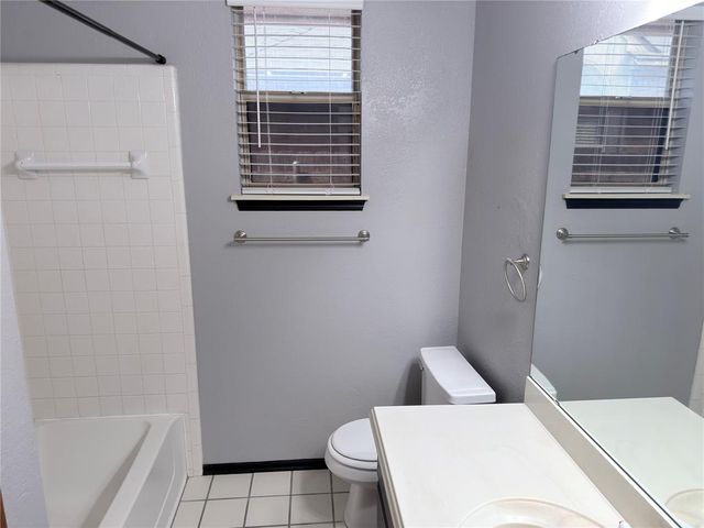 1082 Hilltop Mansion Drive, Yukon, OK 73099