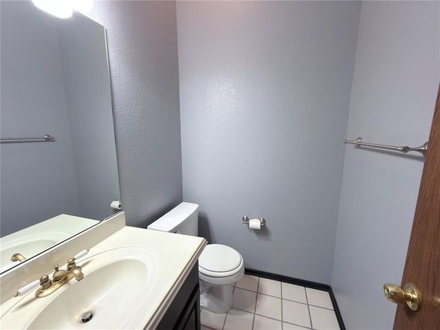 1082 Hilltop Mansion Drive, Yukon, OK 73099