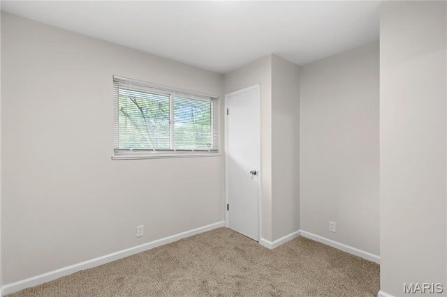 1670 Mowbry Lane, St Louis, MO 63136