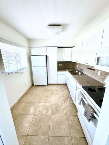 8888 Collins Avenue 314, Surfside, FL 33154