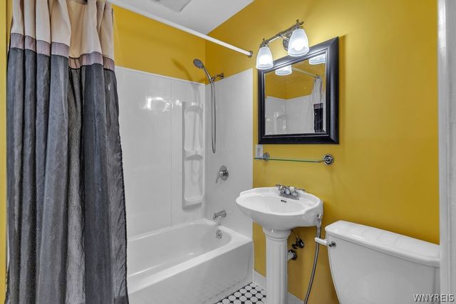 43 15th Street, Buffalo, NY 14213