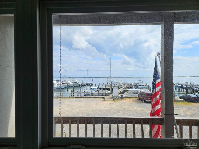 10127 Sinton Dr, Pensacola, FL 32507