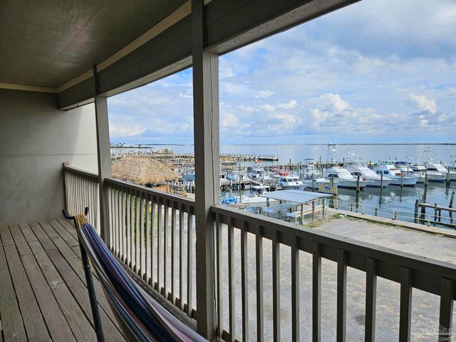 10127 Sinton Dr, Pensacola, FL 32507