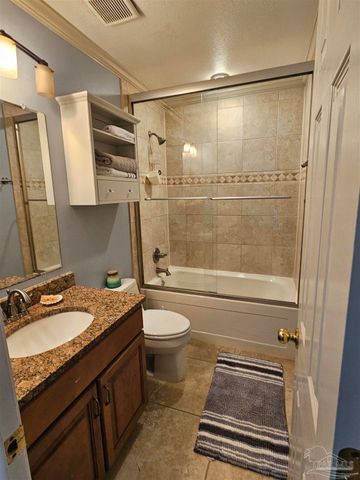 10127 Sinton Dr, Pensacola, FL 32507