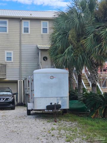 10127 Sinton Dr, Pensacola, FL 32507