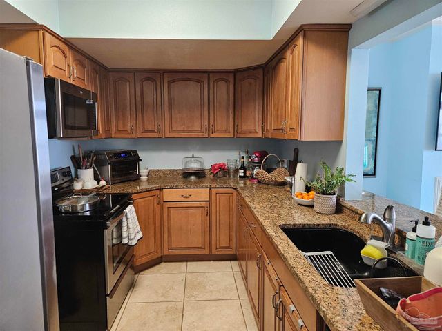 10127 Sinton Dr, Pensacola, FL 32507