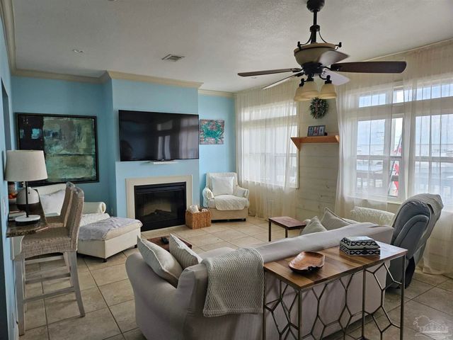 10127 Sinton Dr, Pensacola, FL 32507