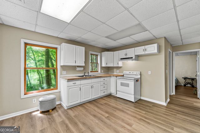 262 Patrick Ln, Helen, GA 30545