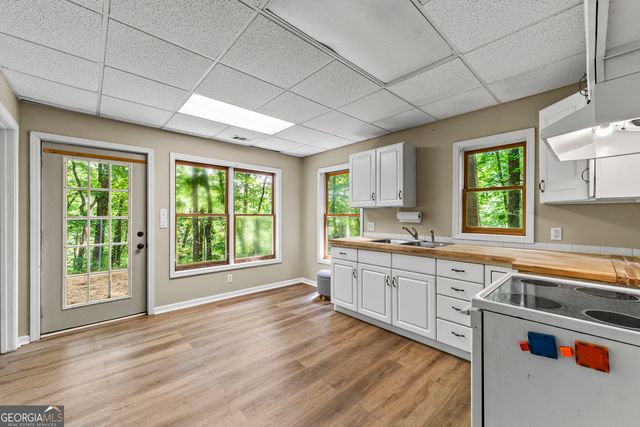 262 Patrick Ln, Helen, GA 30545