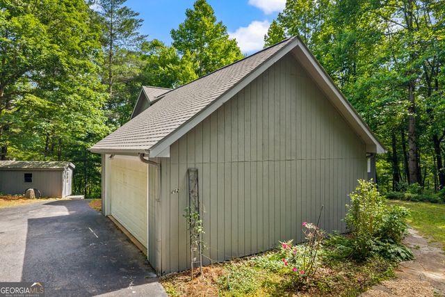 262 Patrick Ln, Helen, GA 30545