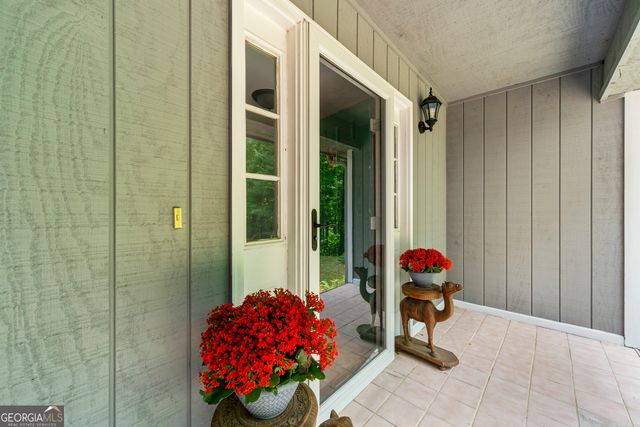 262 Patrick Ln, Helen, GA 30545