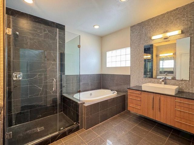2010 Blodgett Street E, Houston, TX 77004