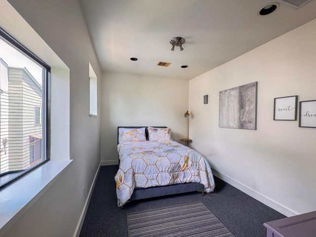 2010 Blodgett Street E, Houston, TX 77004