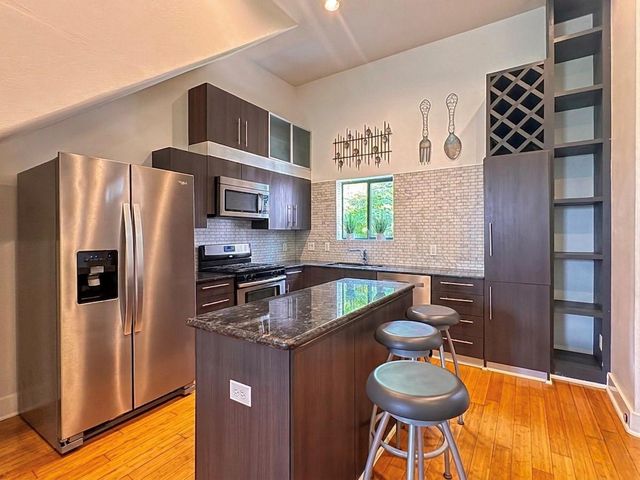 2010 Blodgett Street E, Houston, TX 77004
