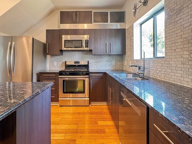 2010 Blodgett Street E, Houston, TX 77004