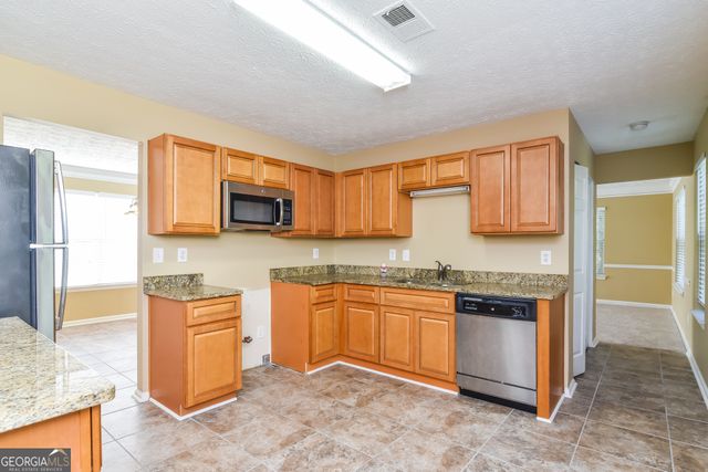 1000 Cliffside Run, Lithonia, GA 30058