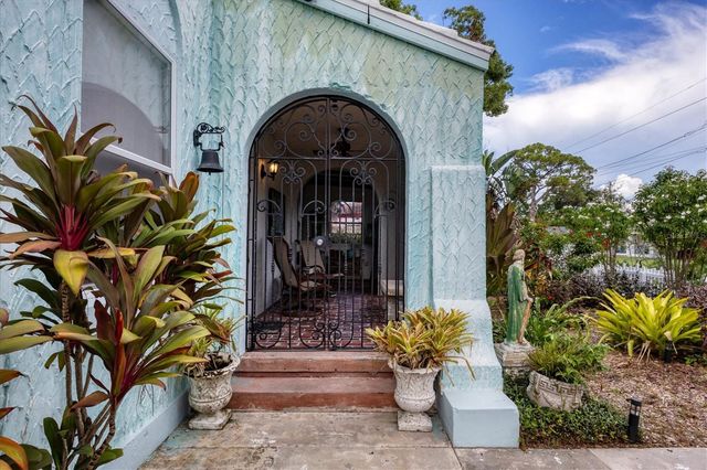 1370 13TH STREET, Sarasota, FL 34236