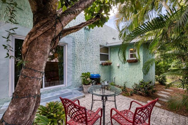 1370 13TH STREET, Sarasota, FL 34236