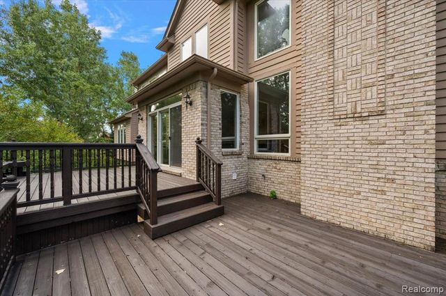 4875 Green Meadow Lane, Rochester, MI 48306