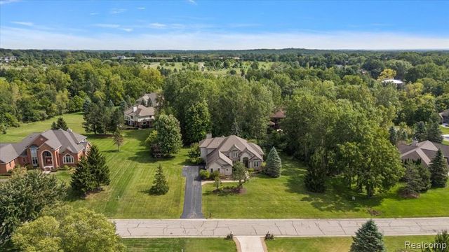 4875 Green Meadow Lane, Rochester, MI 48306