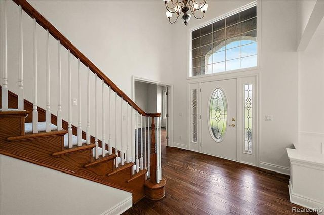 4875 Green Meadow Lane, Rochester, MI 48306