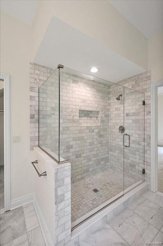 4875 Green Meadow Lane, Rochester, MI 48306