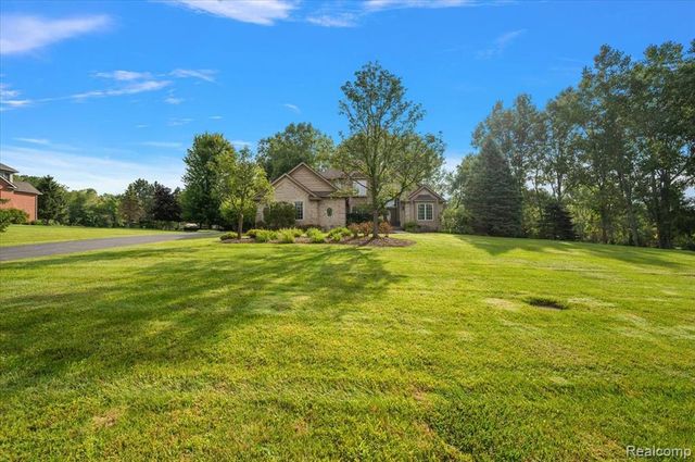 4875 Green Meadow Lane, Rochester, MI 48306