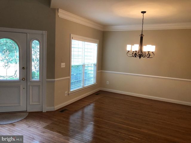 20090 VALHALLA SQ, Ashburn, VA 20147