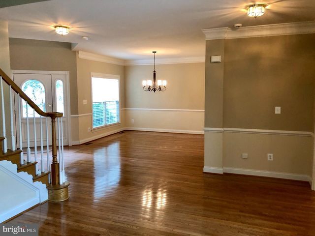 20090 VALHALLA SQ, Ashburn, VA 20147