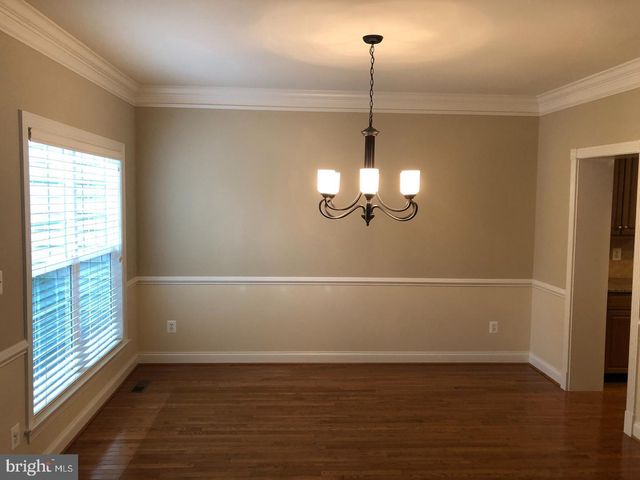 20090 VALHALLA SQ, Ashburn, VA 20147