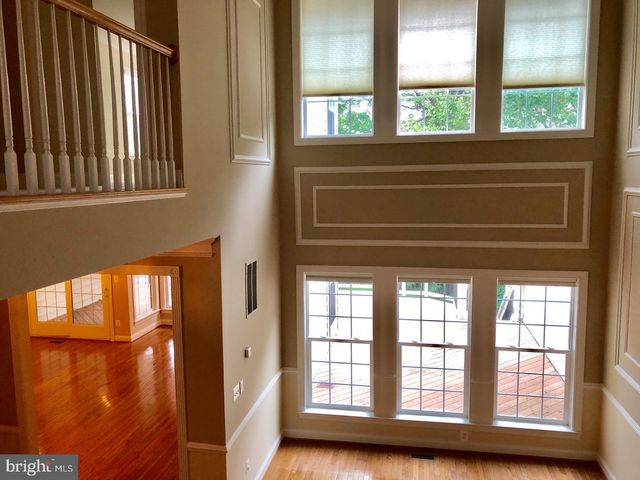20090 VALHALLA SQ, Ashburn, VA 20147
