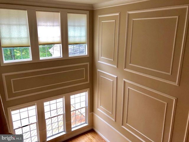 20090 VALHALLA SQ, Ashburn, VA 20147
