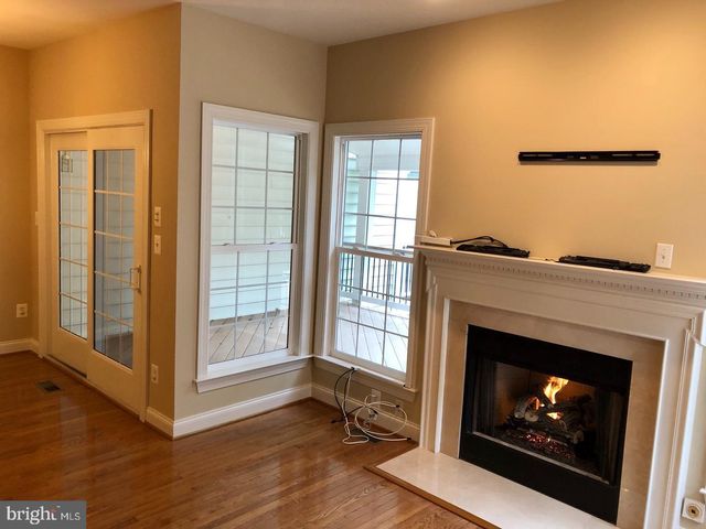 20090 VALHALLA SQ, Ashburn, VA 20147