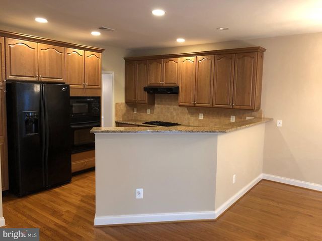 20090 VALHALLA SQ, Ashburn, VA 20147