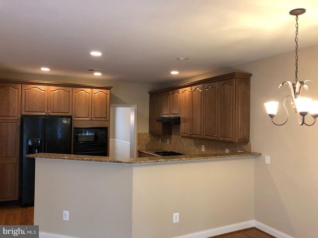 20090 VALHALLA SQ, Ashburn, VA 20147