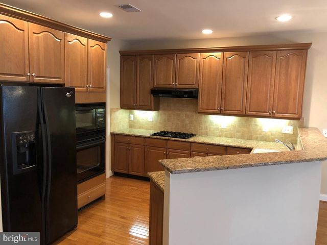 20090 VALHALLA SQ, Ashburn, VA 20147