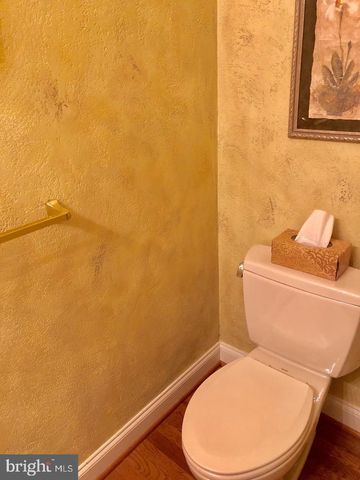 20090 VALHALLA SQ, Ashburn, VA 20147