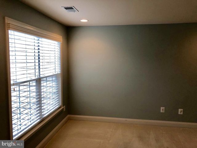 20090 VALHALLA SQ, Ashburn, VA 20147