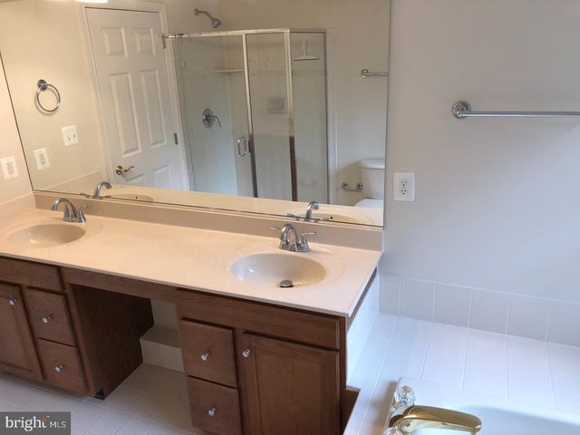 20090 VALHALLA SQ, Ashburn, VA 20147